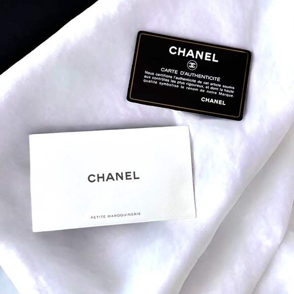 🔥 EUC CHANEL 2020 IRIDESCENT LAMBSKIN QUILTED CARDHOLDER 🔥 - Picture 10 of 13